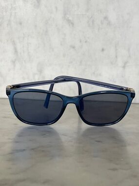 GIVENCHY Vintage Dark Blue Rectangular Sunglasses with Gold Accents RX